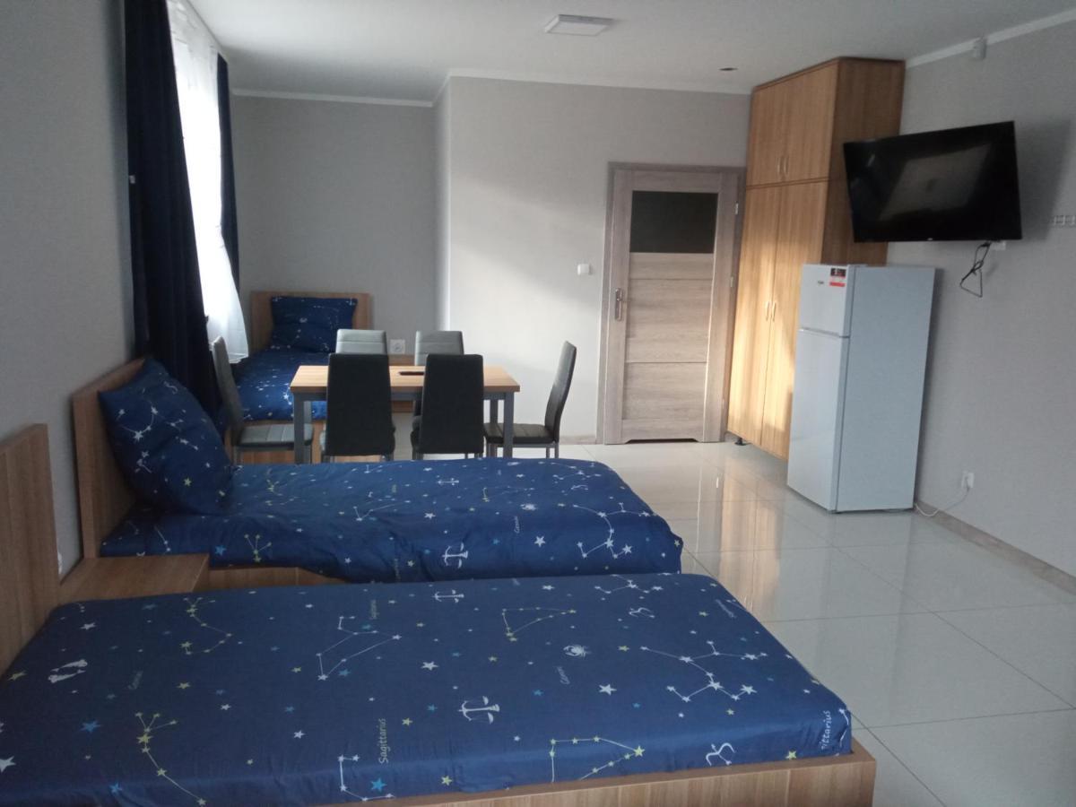 Czerwony Szafir Grodzisk Vandrarhem Grodzisk Mazowiecki Exteriör bild
