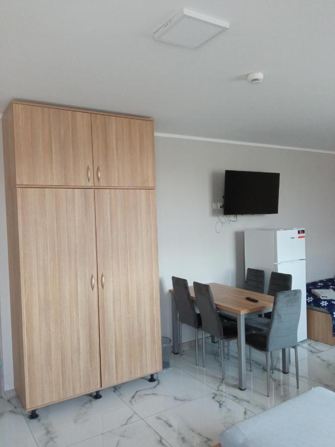 Czerwony Szafir Grodzisk Vandrarhem Grodzisk Mazowiecki Exteriör bild