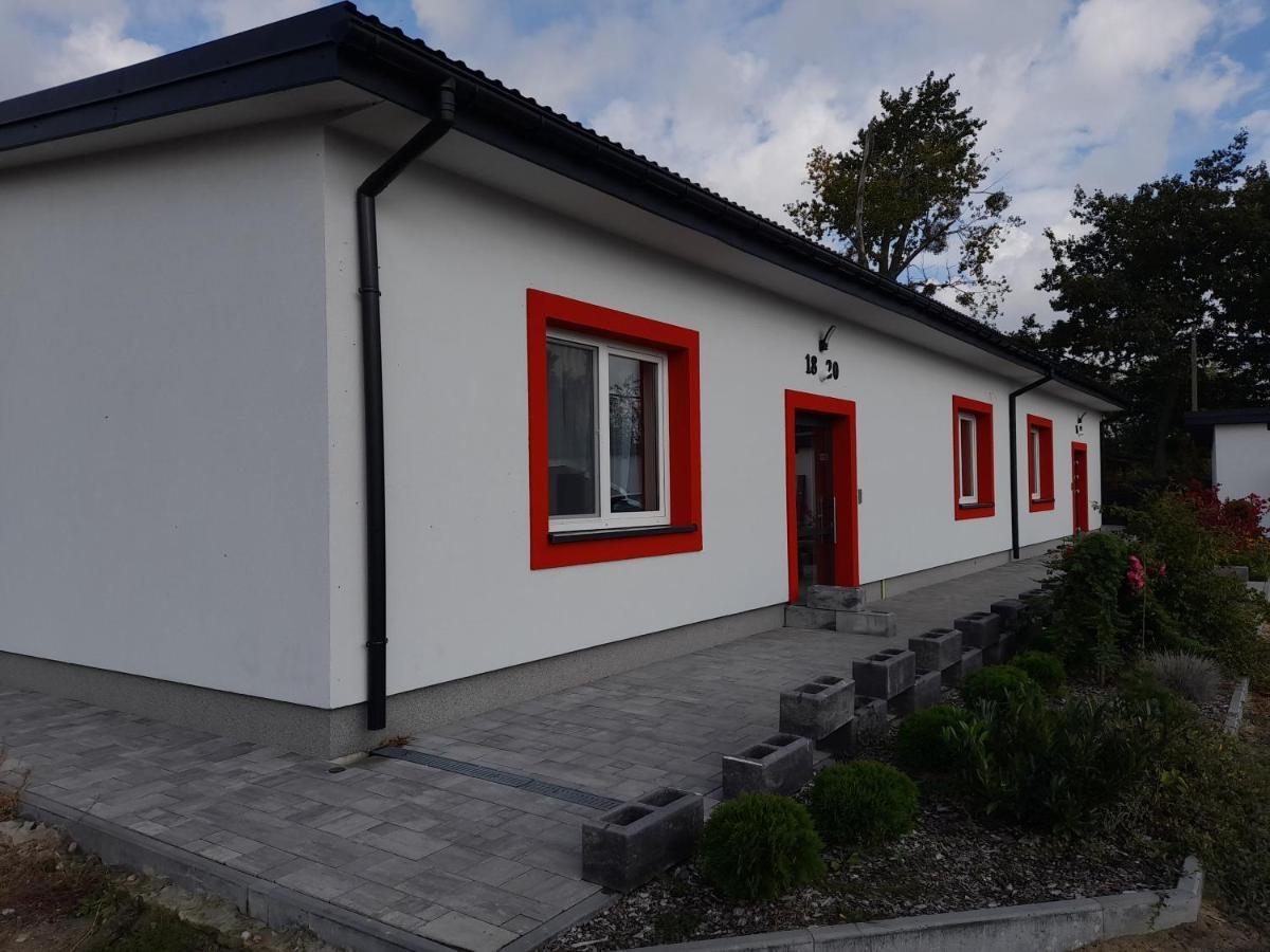Czerwony Szafir Grodzisk Vandrarhem Grodzisk Mazowiecki Exteriör bild